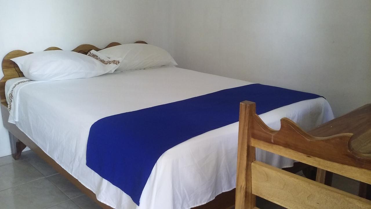 Cabinas Smith 2 Cahuita Eksteriør bilde
